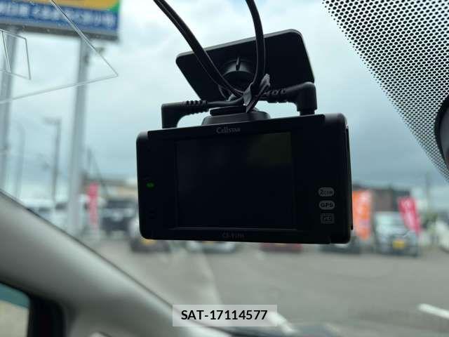 Nissan NOTE 2015-09 8209299-11