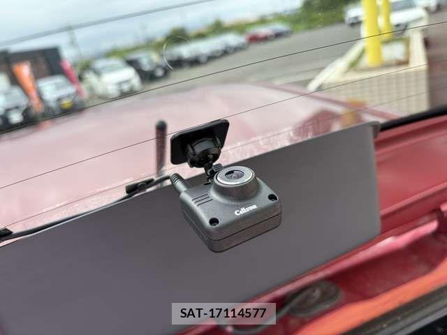 Nissan NOTE 2015-09 8209299-12