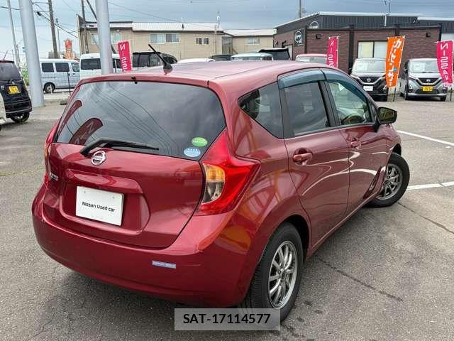 Nissan NOTE 2015-09 8209299-1