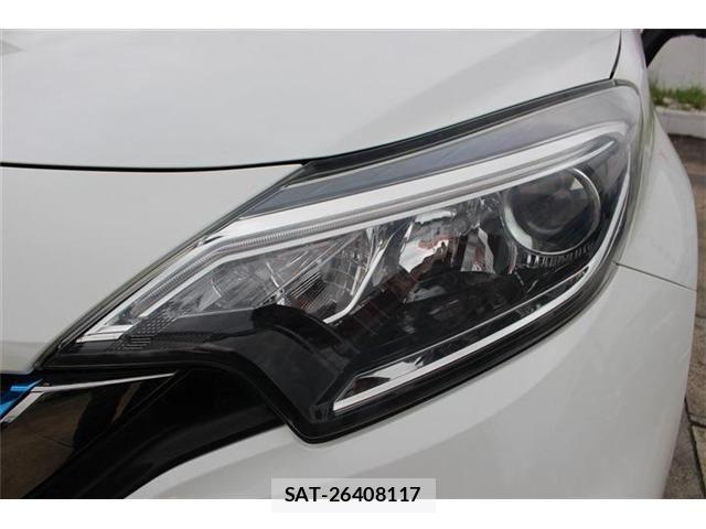 Nissan NOTE 2017-04 8209280-15