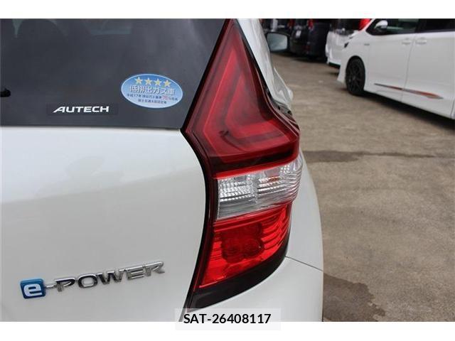 Nissan NOTE 2017-04 8209280-21