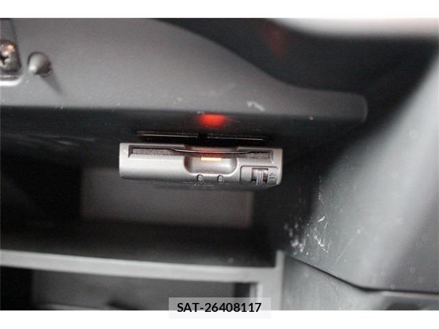 Nissan NOTE 2017-04 8209280-3