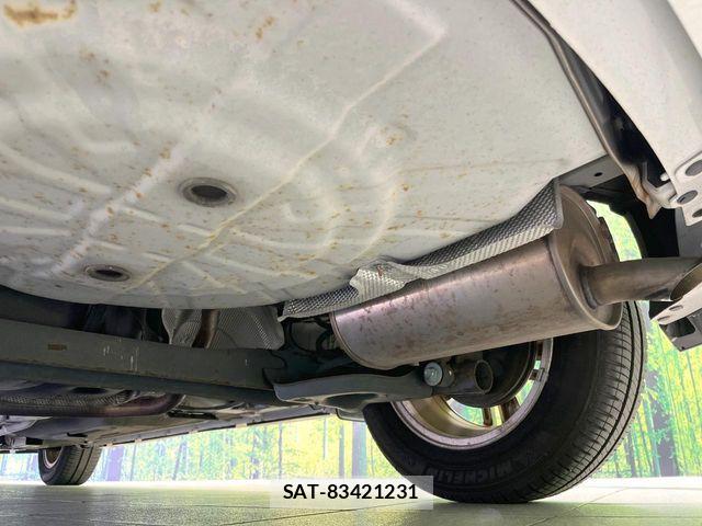 Nissan NOTE 2013-09 8209300-17