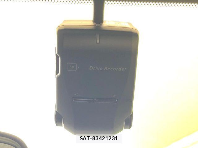 Nissan NOTE 2013-09 8209300-4