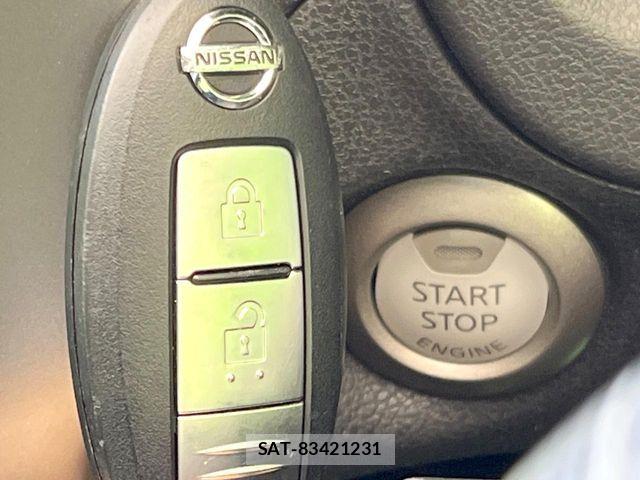 Nissan NOTE 2013-09 8209300-6