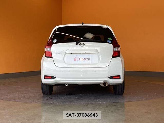 Nissan NOTE 2021-05 8209282-12