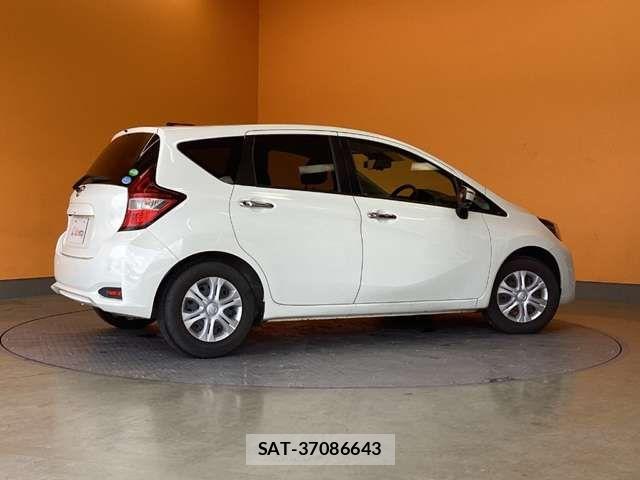 Nissan NOTE 2021-05 8209282-14