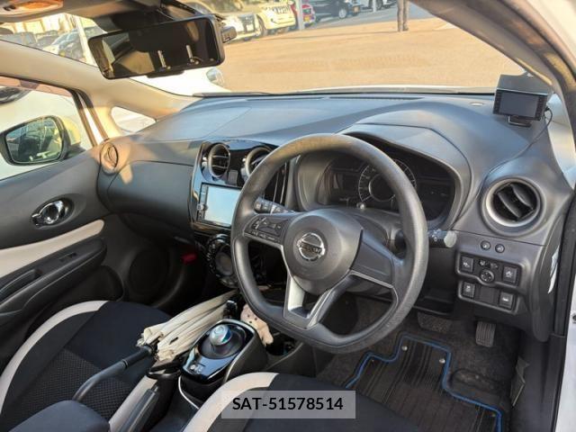 Nissan NOTE 2018-03 8209308-11