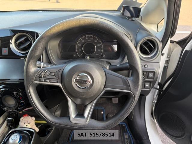 Nissan NOTE 2018-03 8209308-12