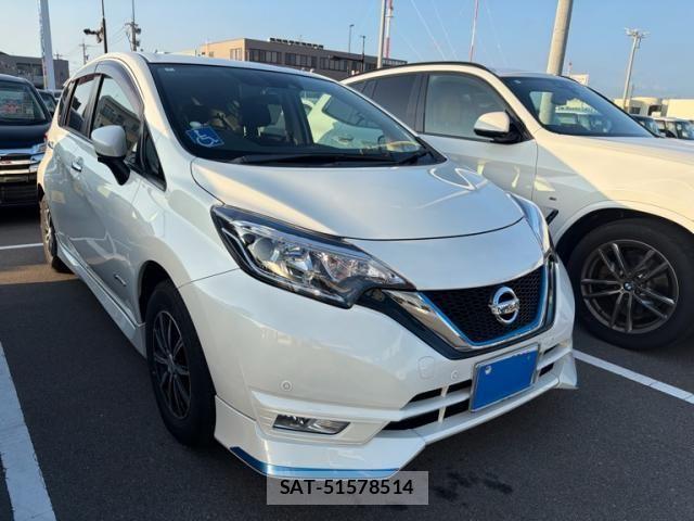 Nissan NOTE 2018-03 8209308-1