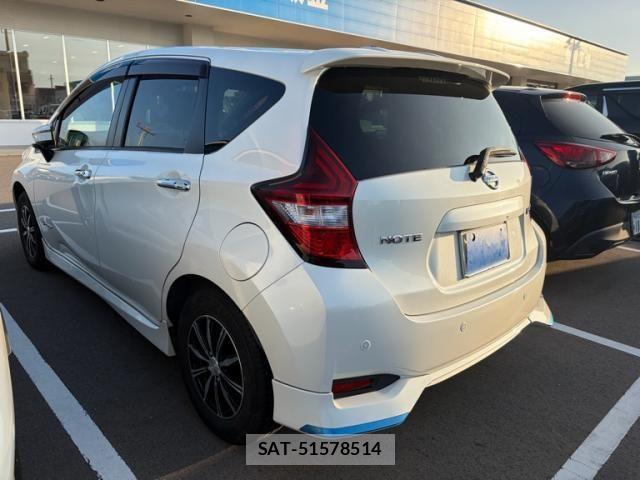 Nissan NOTE 2018-03 8209308-3