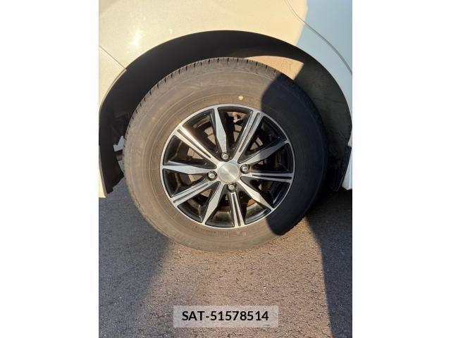 Nissan NOTE 2018-03 8209308-6