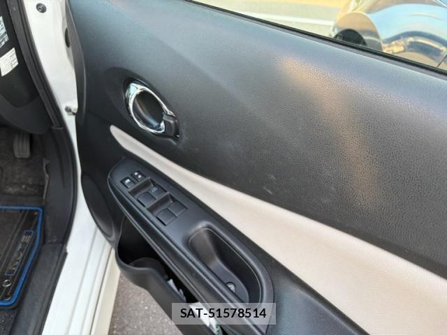 Nissan NOTE 2018-03 8209308-8