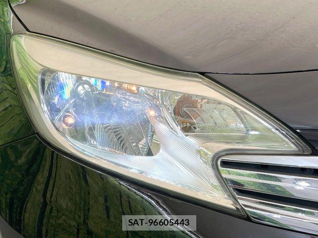 Nissan NOTE 2012-12 8209302-12