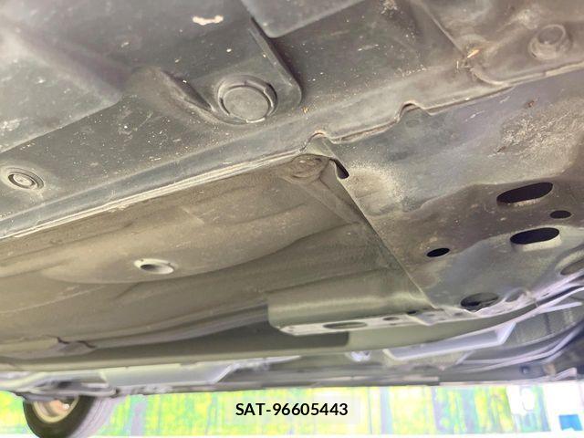 Nissan NOTE 2012-12 8209302-17
