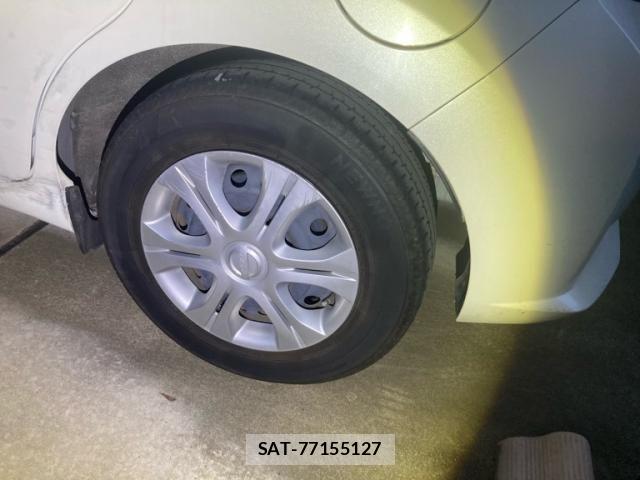 Nissan NOTE 2018-03 8209311-5