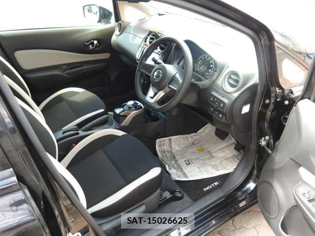 Nissan NOTE 2017-09 8209292-9