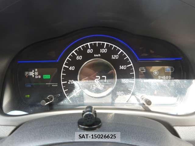 Nissan NOTE 2017-09 8209292-3