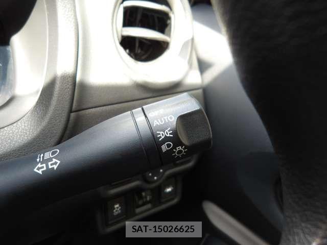 Nissan NOTE 2017-09 8209292-5
