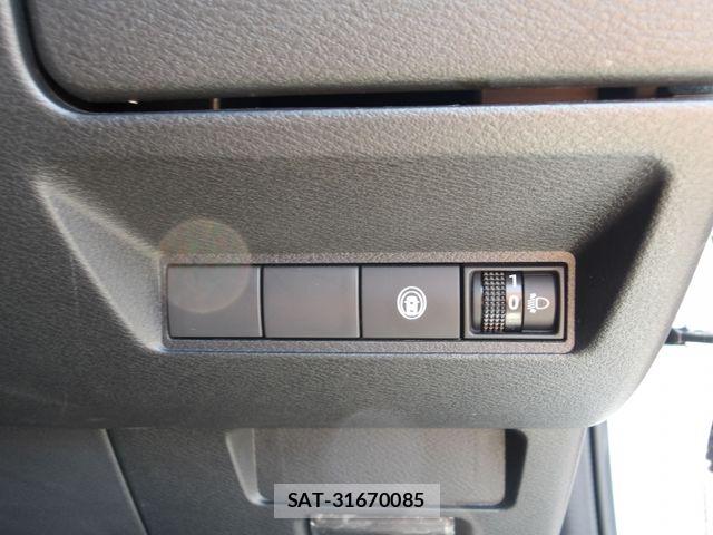 Nissan NOTE 2023-04 8209264-9