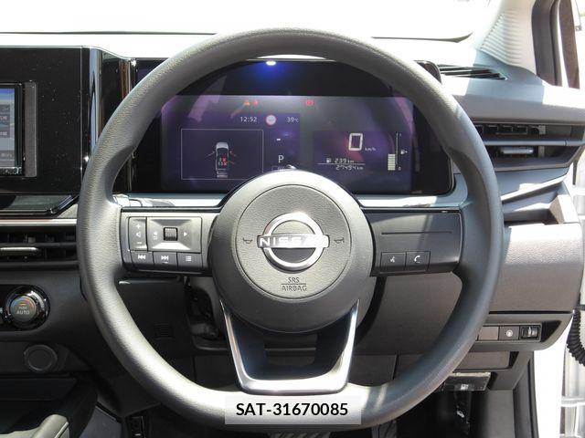 Nissan NOTE 2023-04 8209264-13
