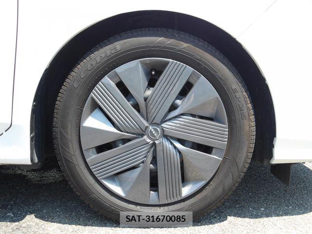 Nissan NOTE 2023-04 8209264-26