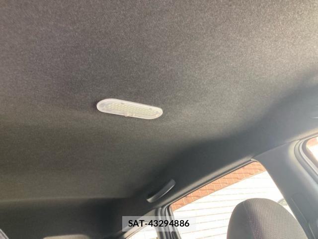 Nissan NOTE 2017-03 8231143-21
