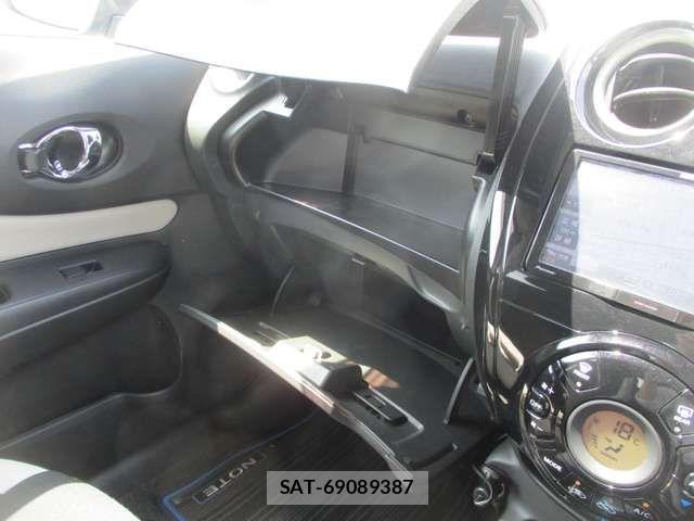 Nissan NOTE 2017-07 8231144-13