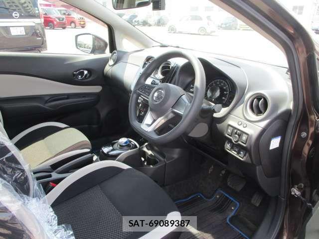 Nissan NOTE 2017-07 8231144-16