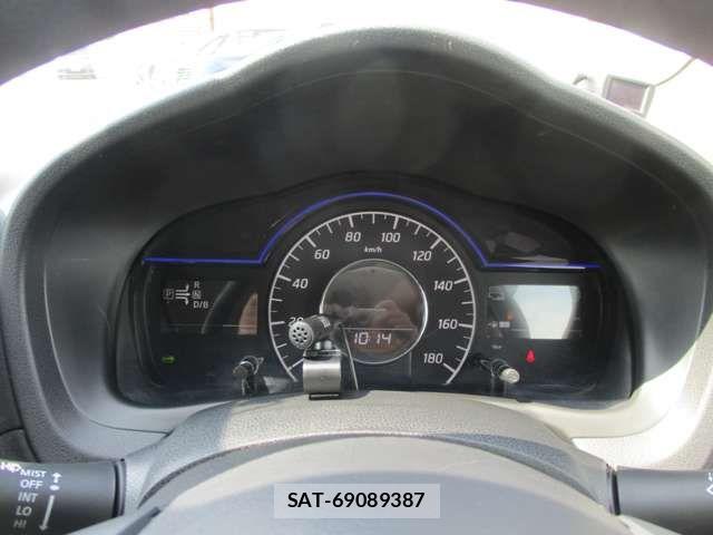 Nissan NOTE 2017-07 8231144-3