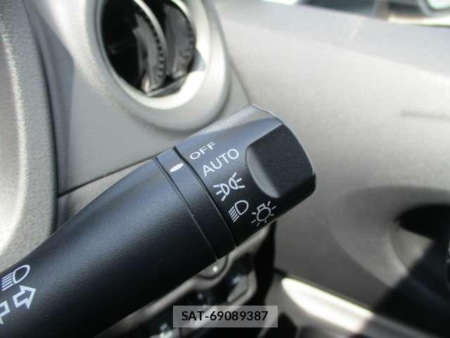 Nissan NOTE 2017-07 8231144-4