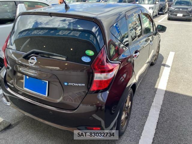 Nissan NOTE 2018-02 8231150-3