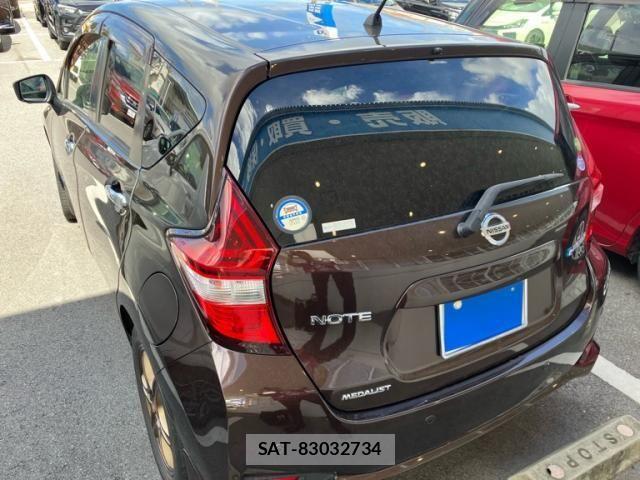 Nissan NOTE 2018-02 8231150-4