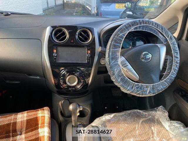 Nissan NOTE 2015-11 8231147-9