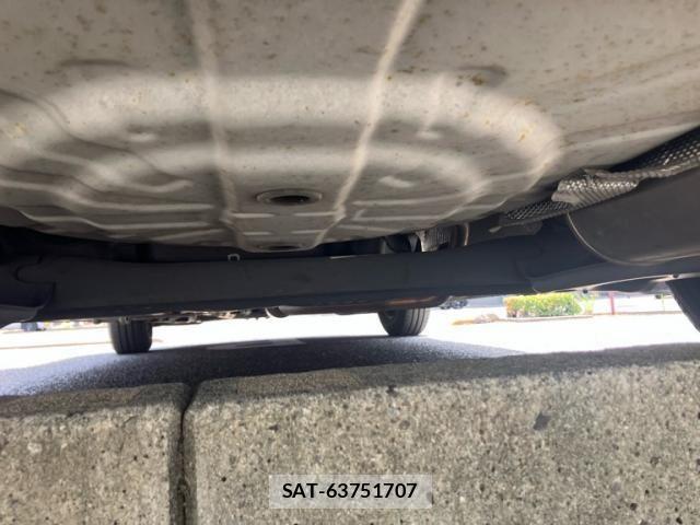Nissan NOTE 2013-08 8231157-11
