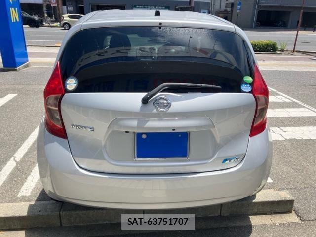Nissan NOTE 2013-08 8231157-3