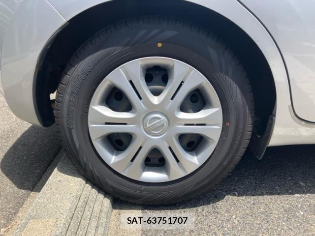 Nissan NOTE 2013-08 8231157-7