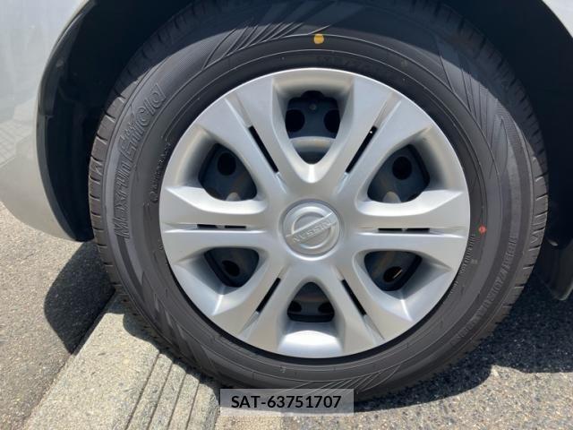 Nissan NOTE 2013-08 8231157-8