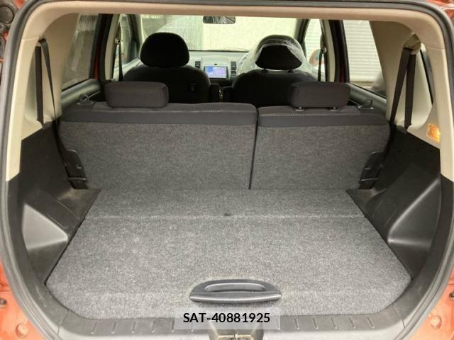 Nissan NOTE 2007-01 8231158-11