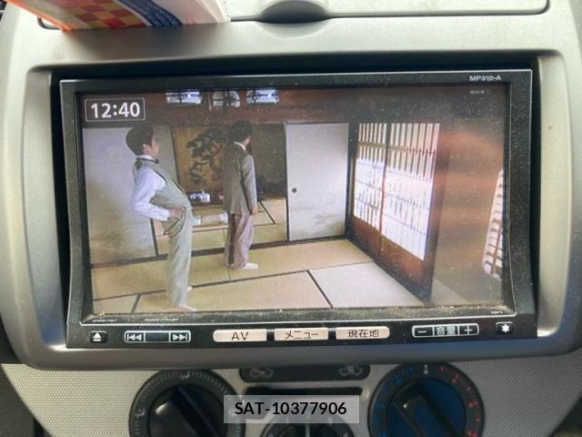 Nissan NOTE 2011-06 8231154-16