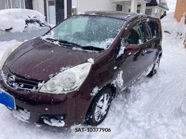 Nissan NOTE 2011-06 8231154-1