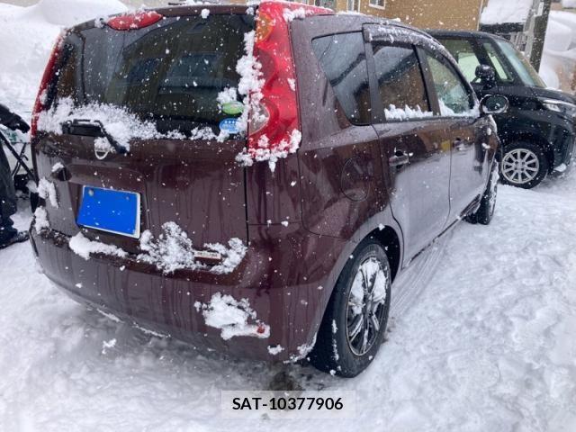 Nissan NOTE 2011-06 8231154-3