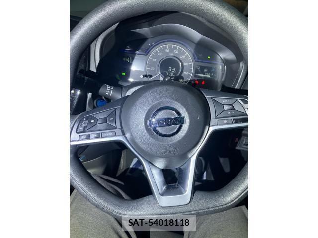 Nissan NOTE 2018-03 8231151-14