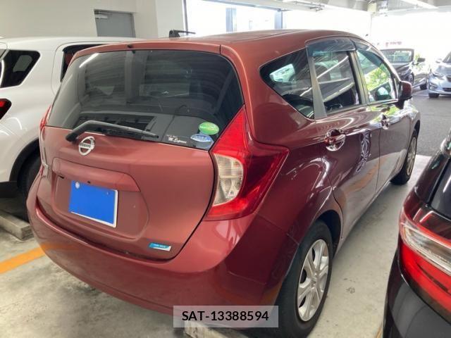 Nissan NOTE 2013-03 8231156-2