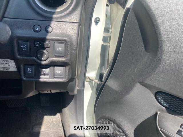 Nissan NOTE 2015-07 8246232-12