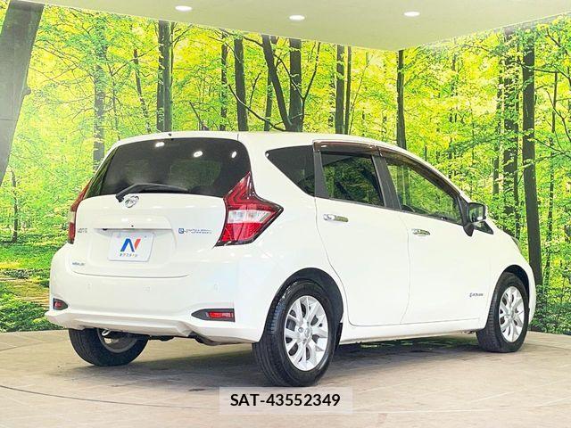 Nissan NOTE 2017-01 8246217-16