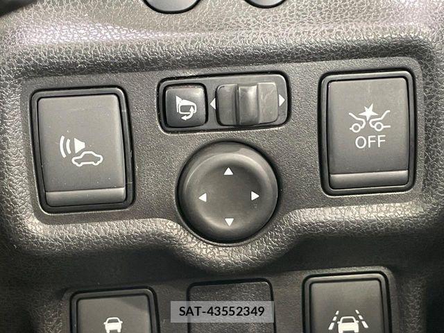 Nissan NOTE 2017-01 8246217-4