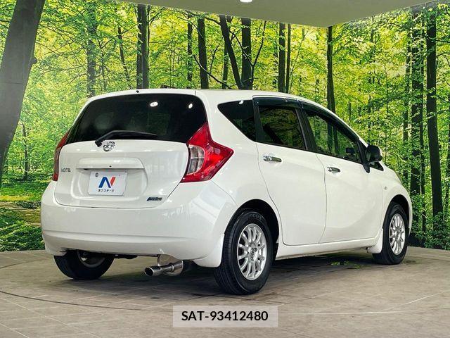 Nissan NOTE 2013-06 8246225-16