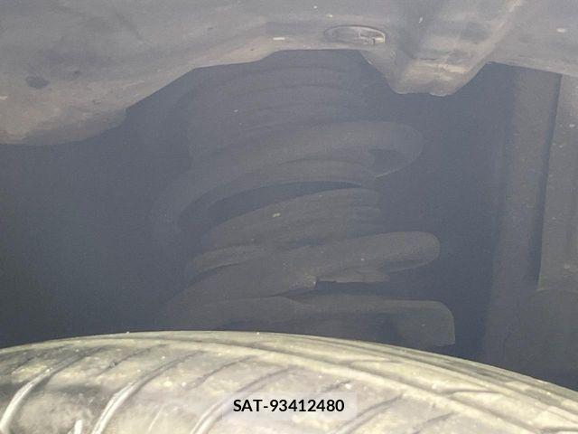 Nissan NOTE 2013-06 8246225-19