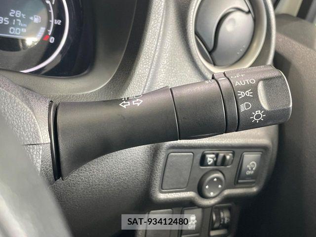 Nissan NOTE 2013-06 8246225-5